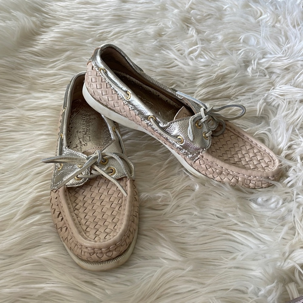 Sperry top sider cream whicker looking loafer shoes grand millennial 8 1/2